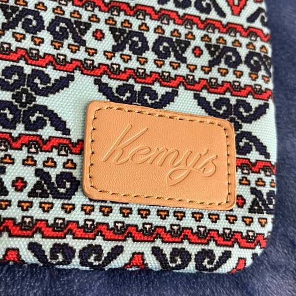 Kemy’s Tapestry Wristlet Pouch – Like New - Picture 3 of 10